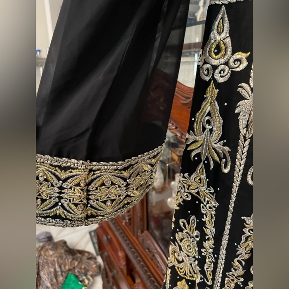 Women’s thobe - Picture 4 of 5